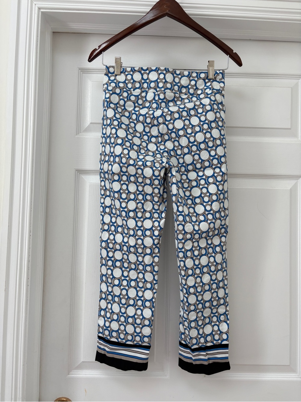 Joseph Ribkoff Blue and White Geometric Cropped Pants - Picture 5 of 10
